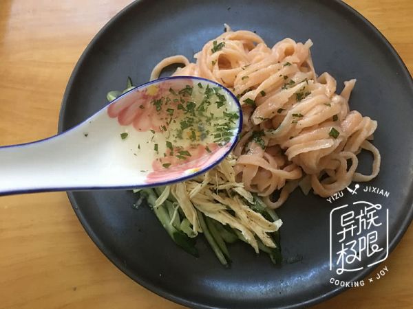 鸡丝西红柿手擀面