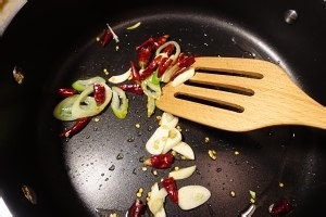 保健养生手撕包菜