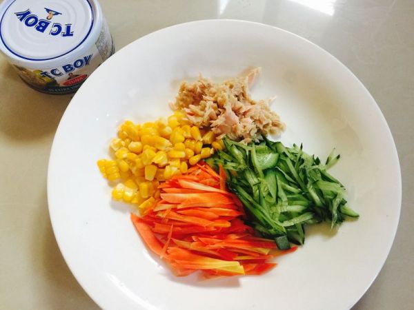 彩蔬金枪鱼蛋饼