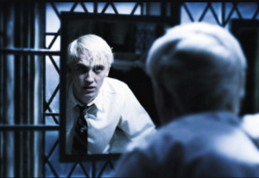 哈利波特6里马尔福为什么哭