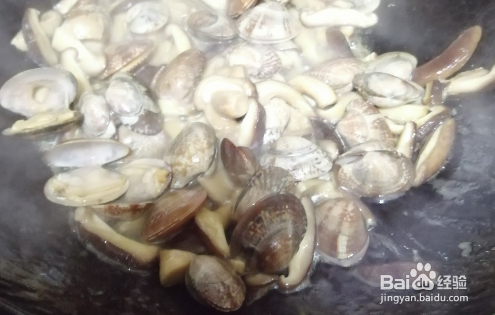 如何做出美味的白粿汤？香菇花蛤白粿汤的做法