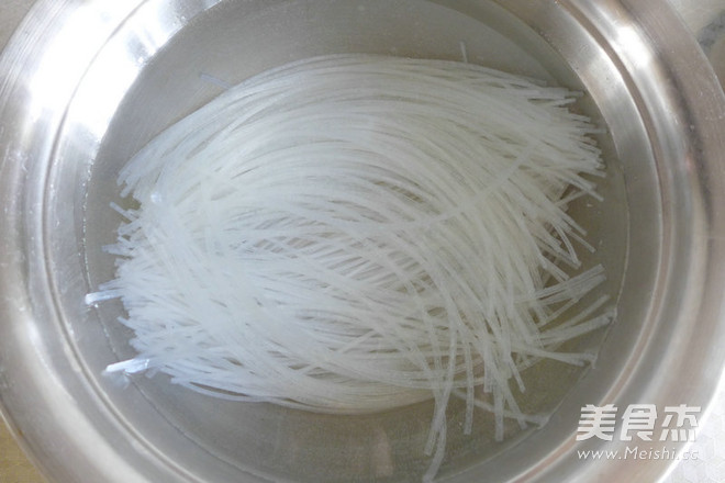 小鸡炖蘑菇的做法