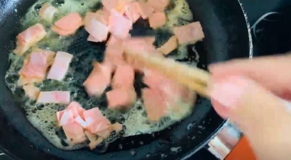 蘑菇白酱培根吐司披萨