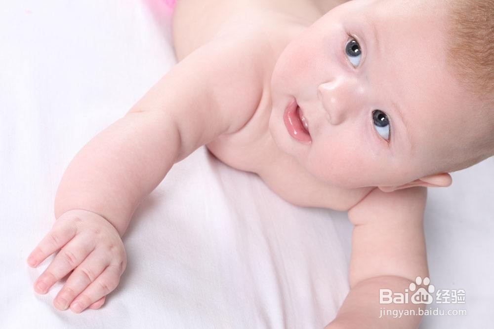 婴儿游泳可以变得更聪明 家长莫忽视六个注意点