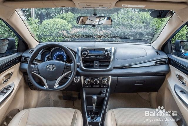 这款丰田配置逆天，油耗5升，仅6万，帝豪小心了