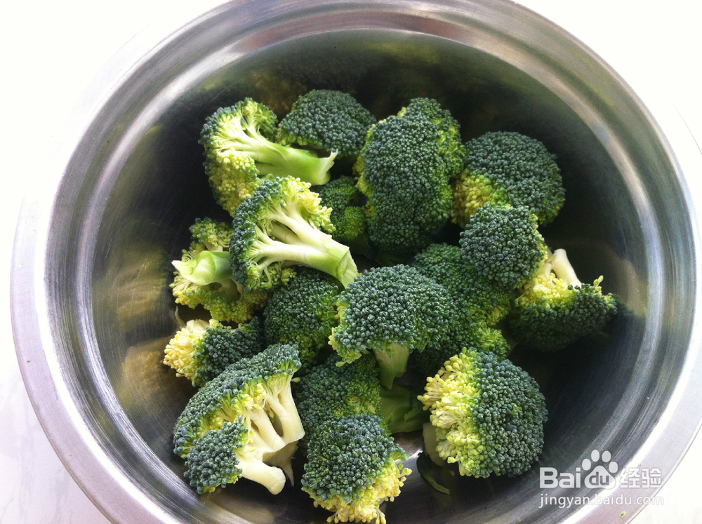 凉拌西兰花——吃素有益健康 减肥菜谱