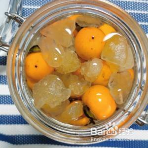 野柿子泡酒的做法