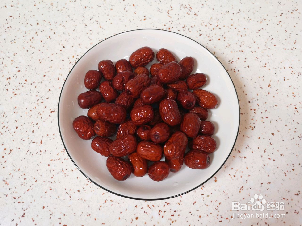 大黄米红小豆竹筒粽子的做法