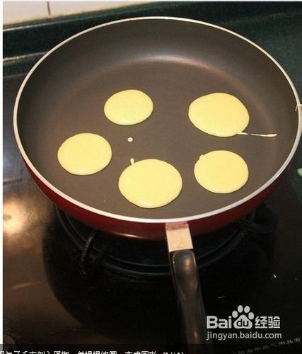 草莓铜锣塔＋多啦A梦铜锣烧