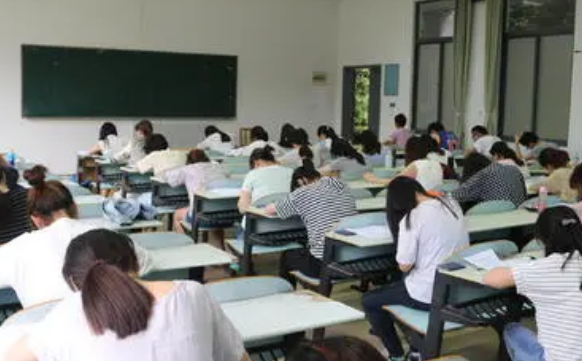 职业学校要教师证么