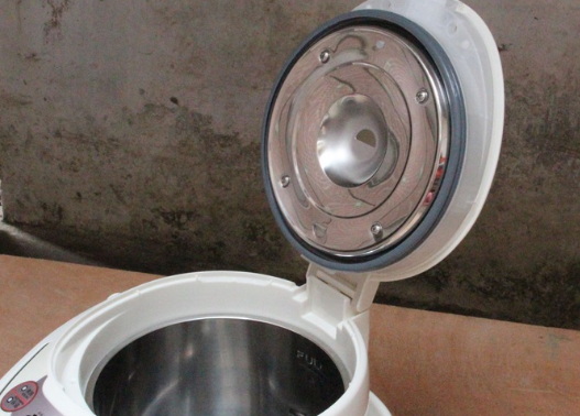 如何清洗电热水瓶出水口