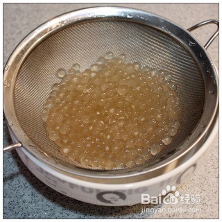 冰淇淋店里不分季节的甜品-----红豆沙芋圆