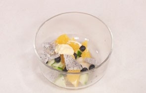 二孩孕早期食物蓝莓果蔬沙拉做法