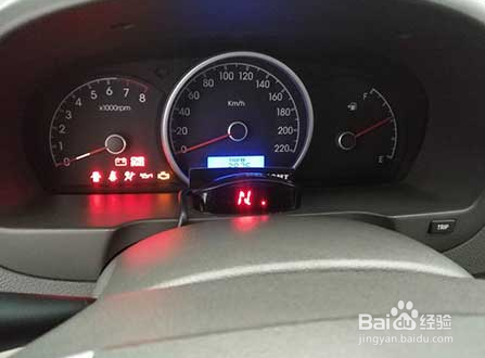 手动档上坡堵车怎么开