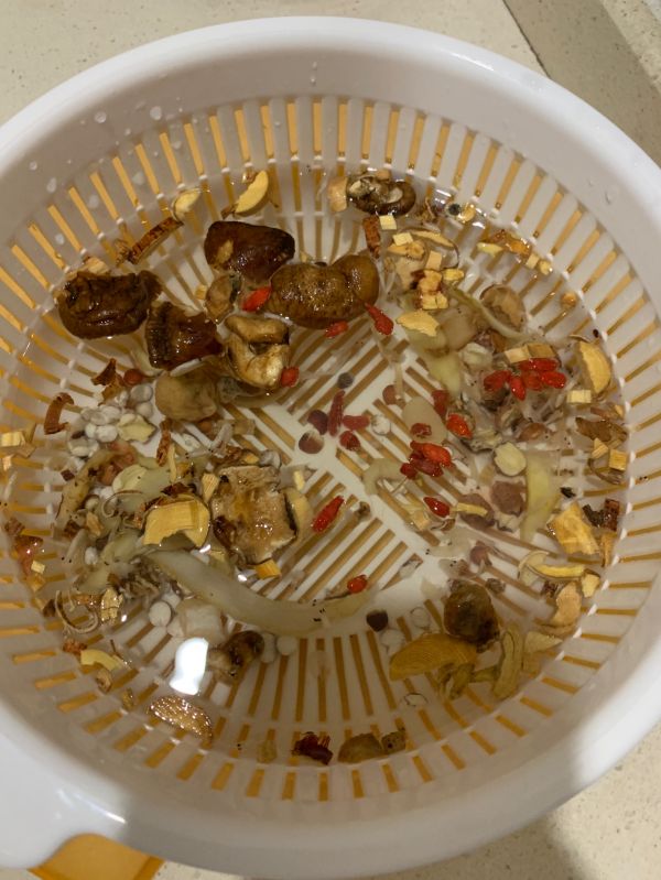 鲍鱼花菇玉竹煲排骨