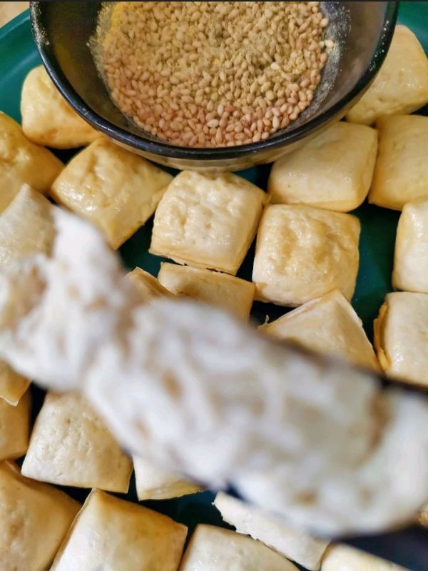 椒盐爆浆云南石屏豆腐