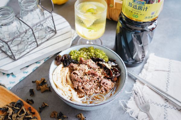 捞汁爽口牛肉粉丝