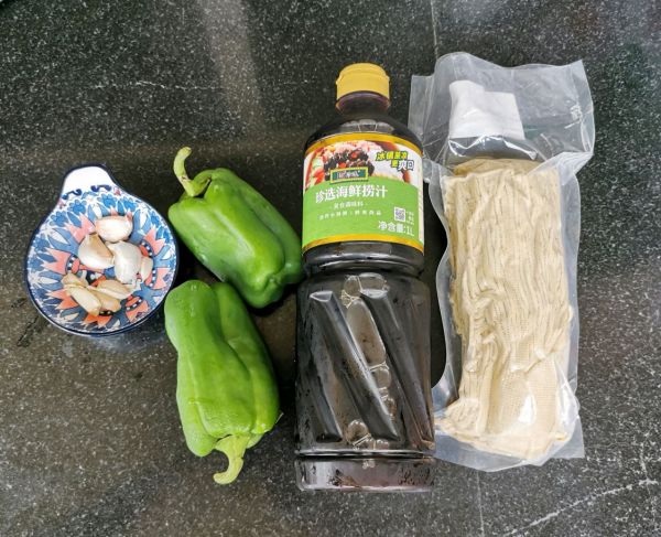 捞汁干丝虎皮椒