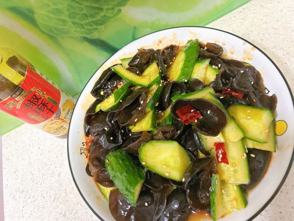 椒麻黄瓜木耳菜