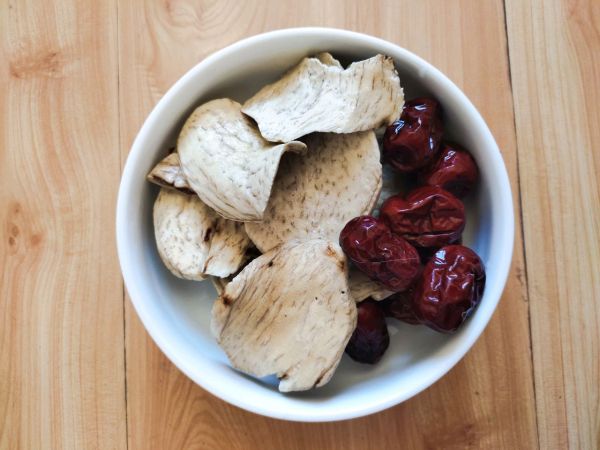 养胃润肠大枣红薯干稀饭