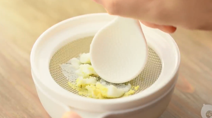 教你做适合12-18个月宝宝吃的鸡蛋蔬菜沙拉