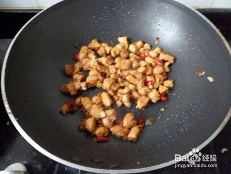 外酥里嫩的香辣鸡丁