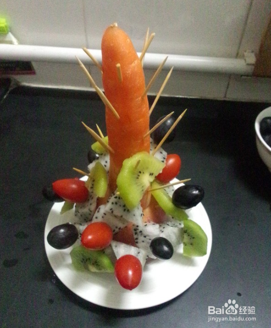 水果圣诞树怎么插牙签