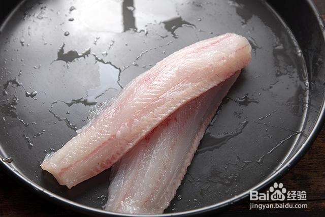 香芒松子鱼米盏让人耳目一新