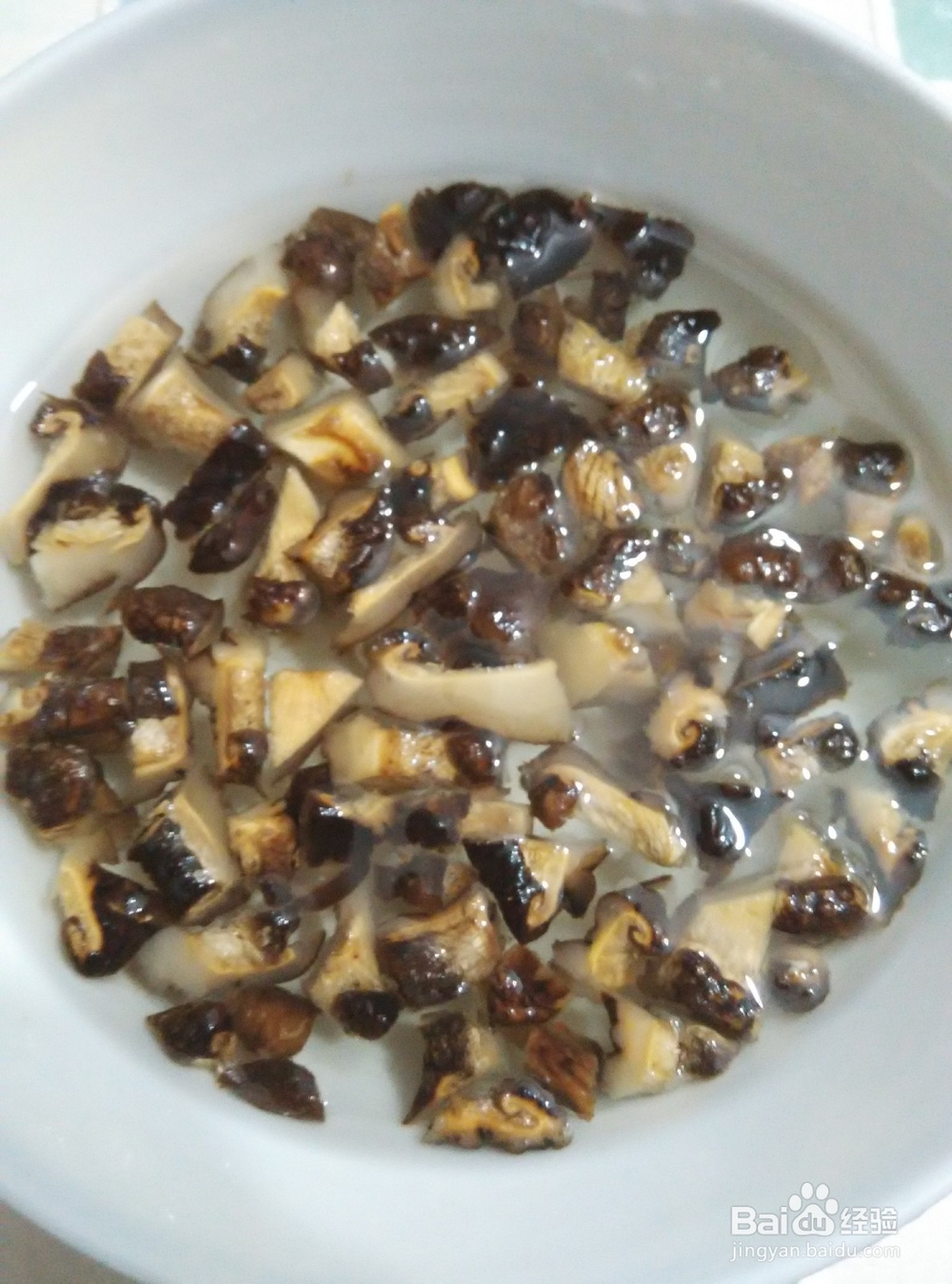 香菇蒜油拌河粉的简易做法