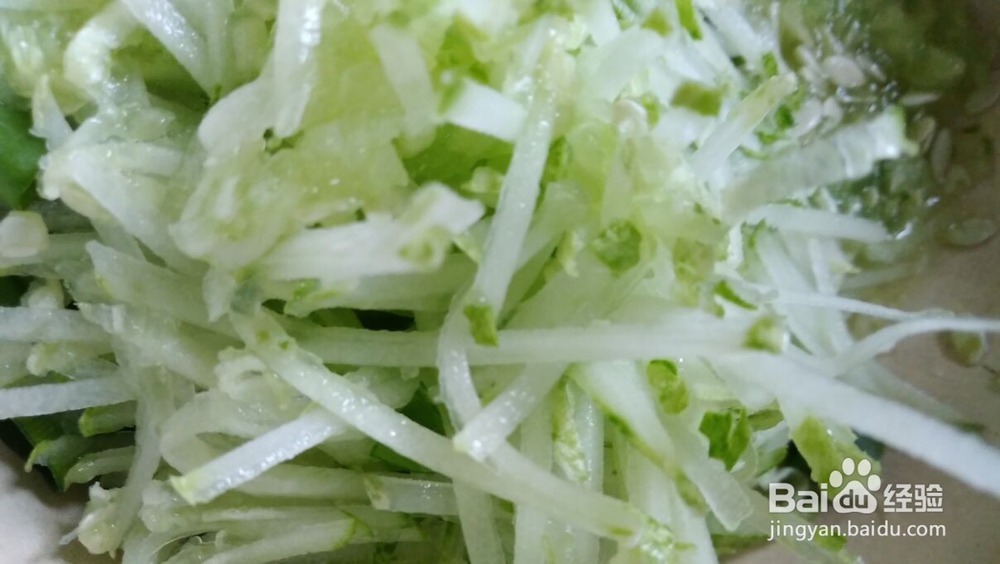 怎样做辣酱拌黄瓜？清爽又可口。