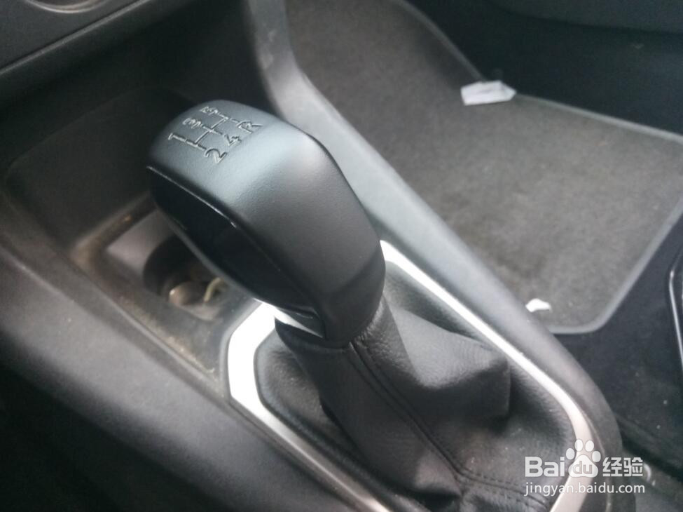 堵车时怎样安全驾驶