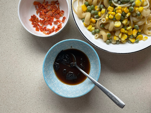 韩式辣酱杂蔬意面