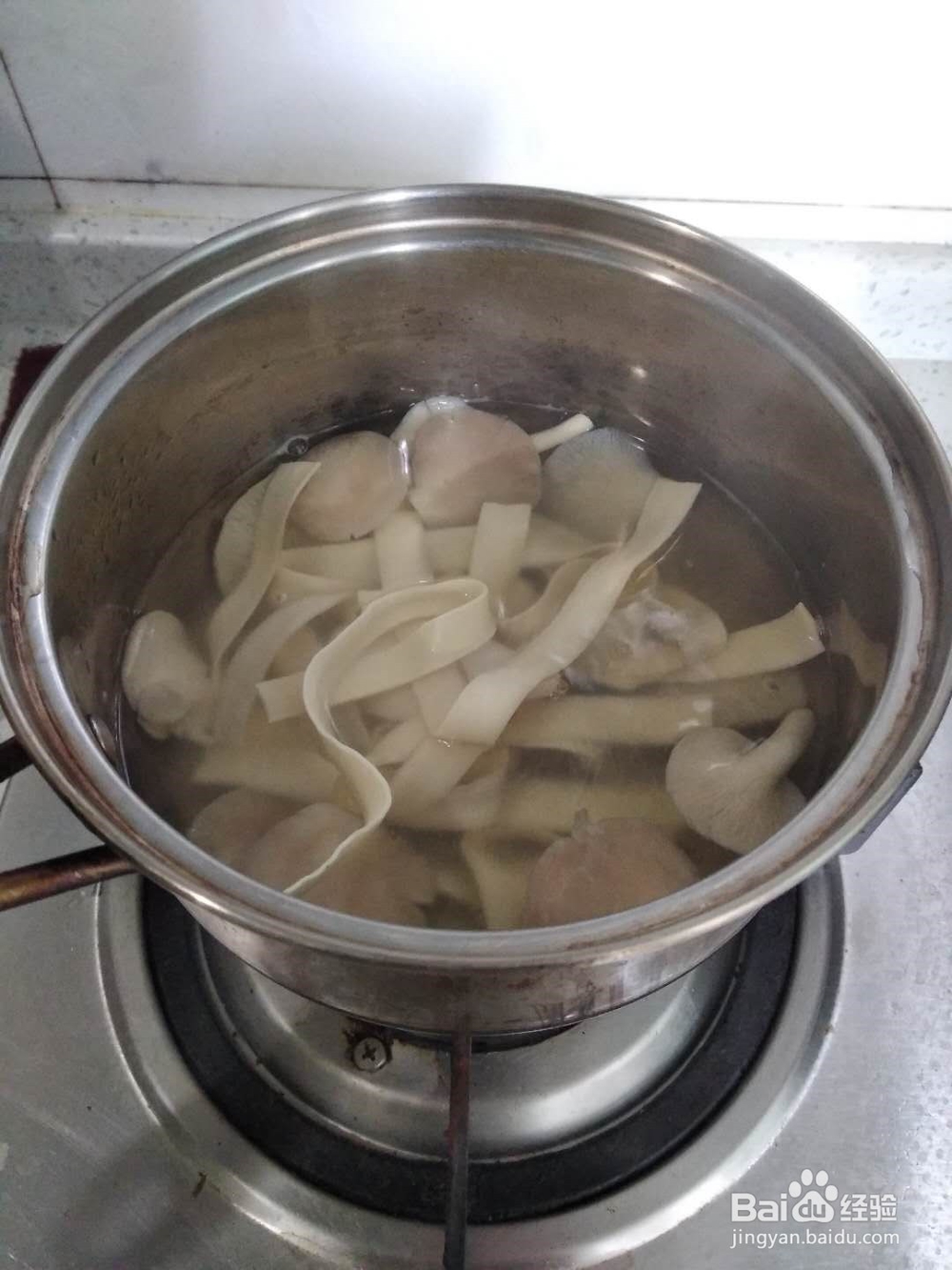 黄瓜蘑菇炒面如何做？