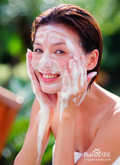 如何洗脸才护肤
