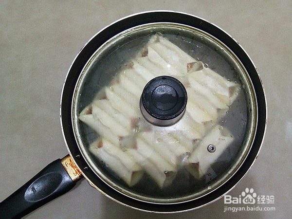 胡萝卜木耳鲜肉锅贴怎么做才好吃