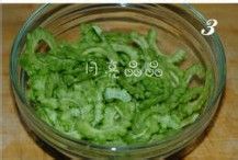 简单几招巧去苦瓜苦味－－苦瓜炒肉片