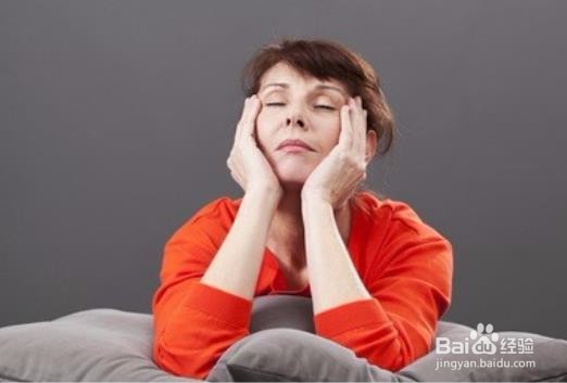 更年期什么原因会导致失眠?有助睡眠的方法