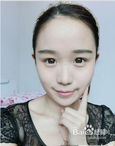 化妆详细步骤教你打造萝莉御姐范