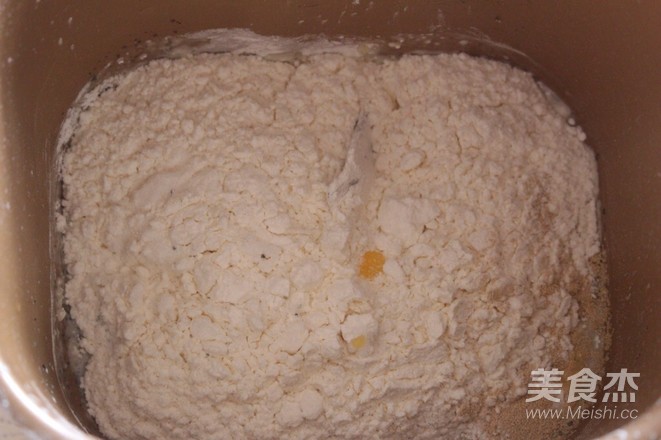 蜂蜜黑芝麻面包