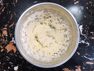 Hello kitty饼干草莓塔怎么做？