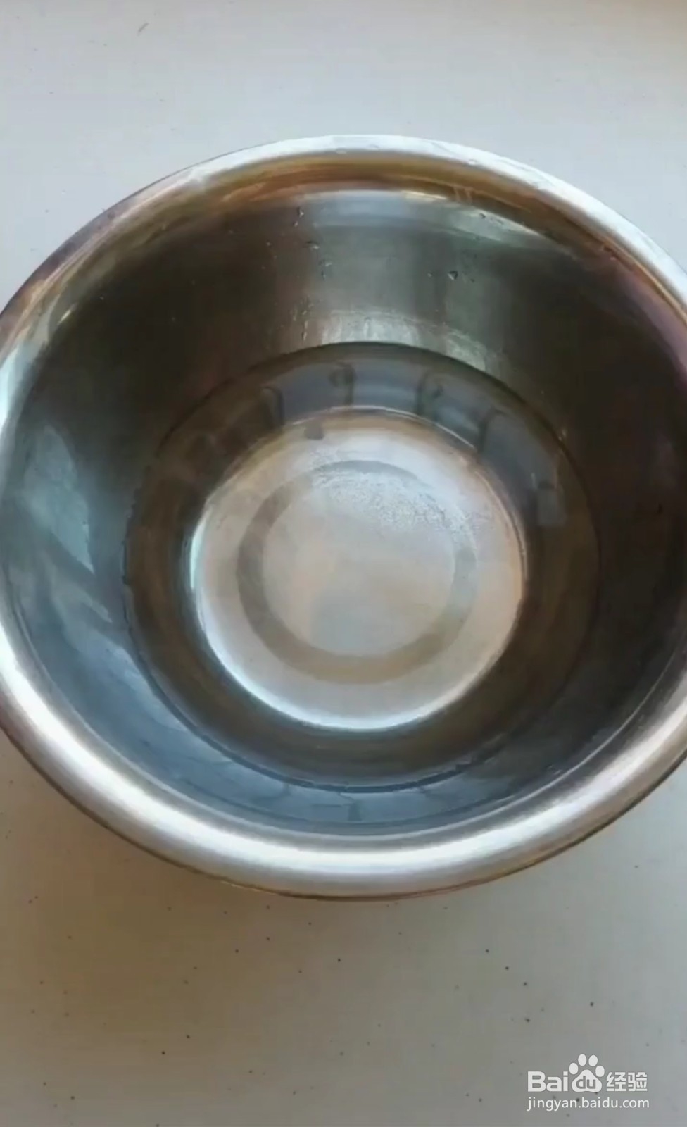 如何处理厨房墙壁上的油渍