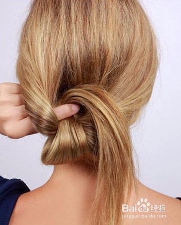 轻松几步做优雅盘发。