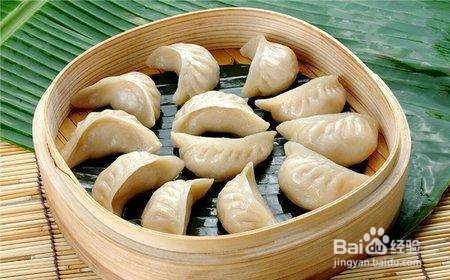如何做酸菜蒸饺