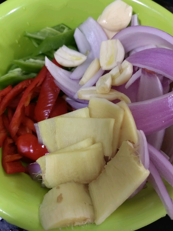 酸菜水豆腐鱼头煲