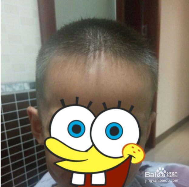 在家给小男孩理发教程