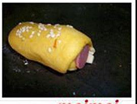 金闪闪南瓜香肠面包