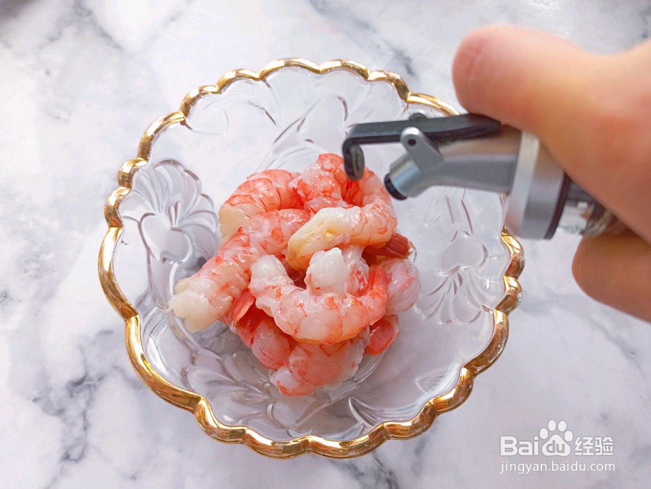 蒜香黄油虾的做法