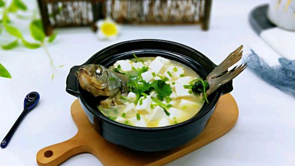 香菇豆腐鲫鱼汤