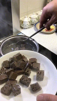 教你怎么做香嫩爽滑的青蒜辣炒血豆腐