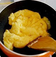 外表金黄酥脆，內馅香甜嫩滑--奶油泡芙